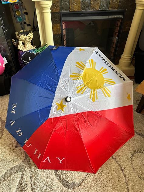 umbrella in Filipino .